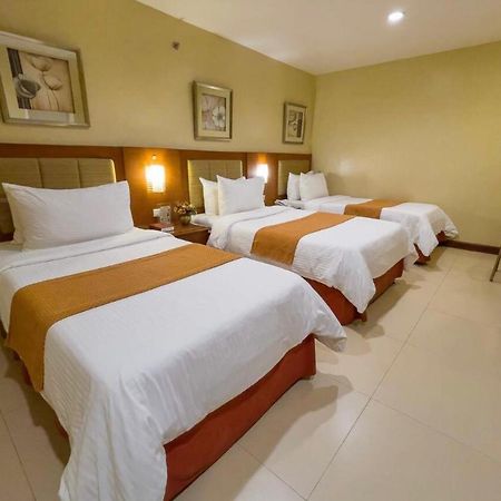 Royal Garden Hotel Ozamis Exterior photo