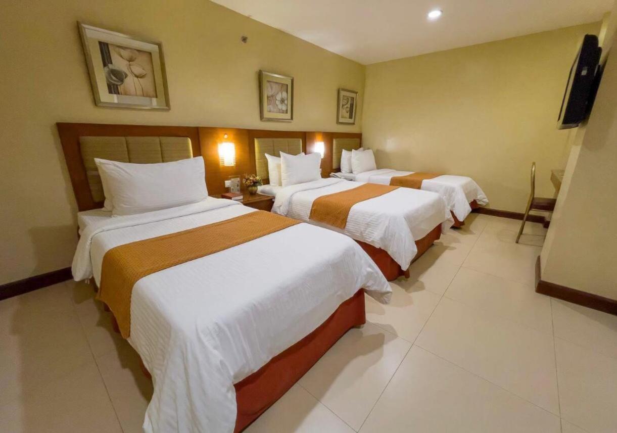 Royal Garden Hotel Ozamis Exterior photo