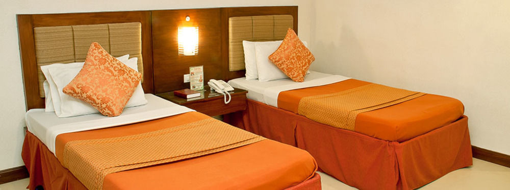 Royal Garden Hotel Ozamis Exterior photo