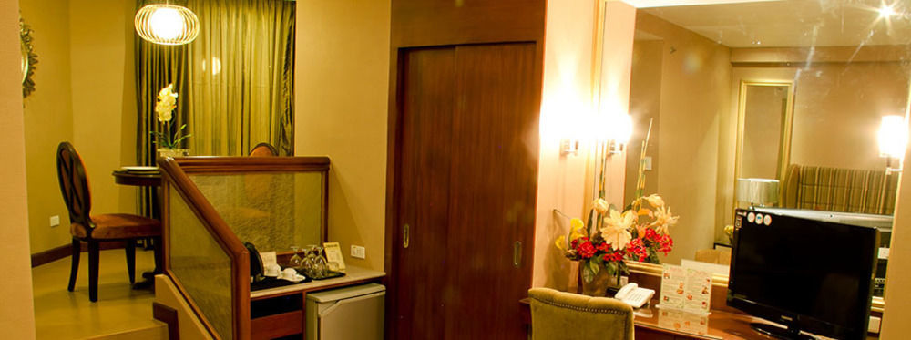 Royal Garden Hotel Ozamis Exterior photo
